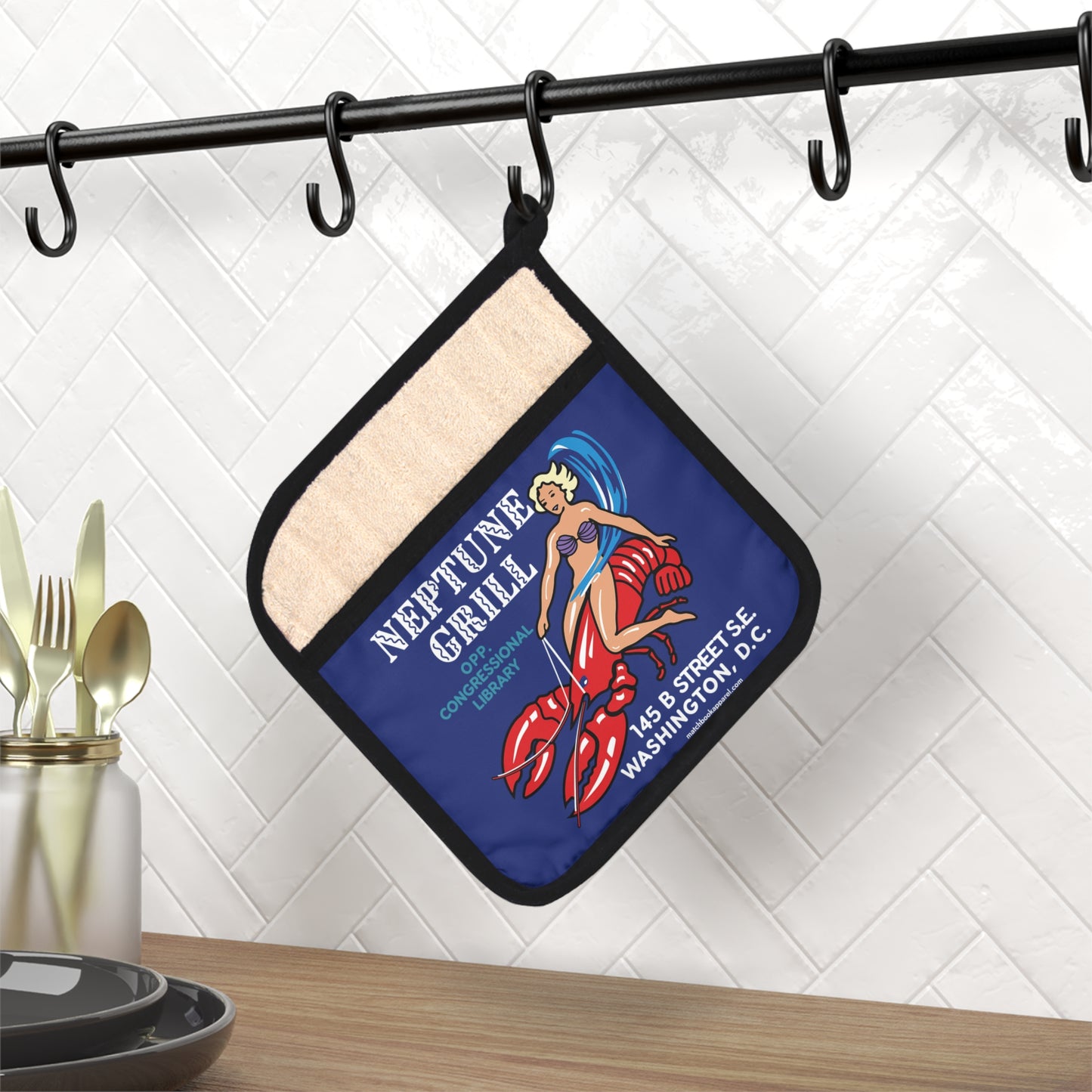 Neptune Grill Potholder w/Pocket